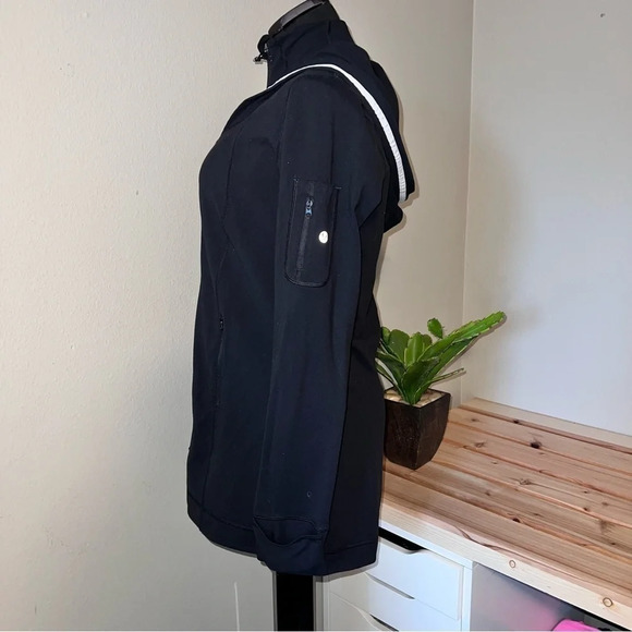 Lululemon Black Running Jacket Size 8 - Picture 9 of 9